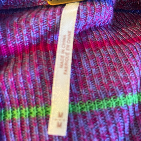 Free People colorful sweater. Very stylish and comfy. - Picture 4 of 4